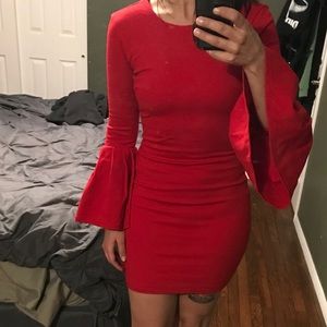 Lulu’s red knit dress